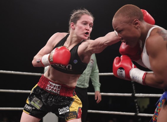 Wereldkampioene boksen Delfine Persoon krijgt droomkamp op 1 juni in New York 