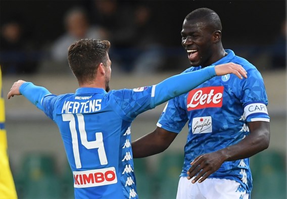Mertens en Napoli stellen titelfeest Juve opnieuw een weekje uit, Chievo degradeert
