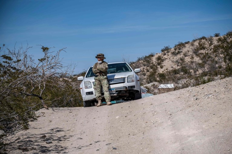 Gewapende milities houden migranten vast op grens VS en Mexico