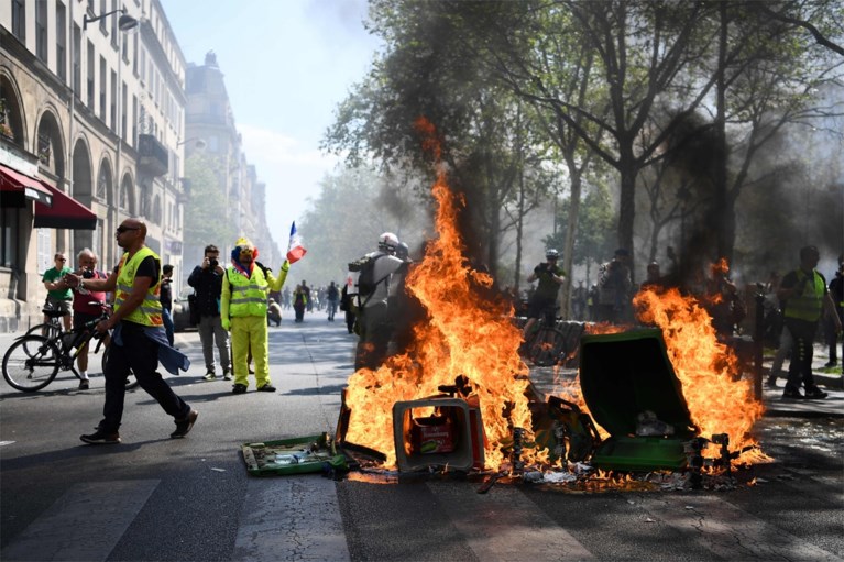 Rellen bij manifestaties gele hesjes, 28.000 man op straat