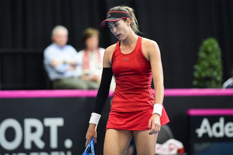 Kirsten Flipkens stunt, maar Alison Van Uytvanck verliest: België en Spanje houden elkaar in evenwicht op eerste dag van Fed Cup