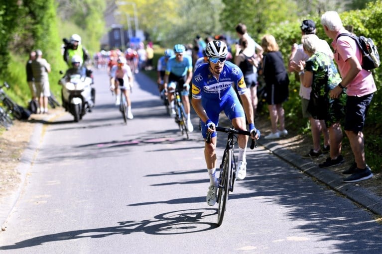 Thieu is Dieu! Van der Poel wint nu ook Amstel Gold Race na onwaarschijnlijke ontknoping waarin Alaphilippe de zege weggeeft