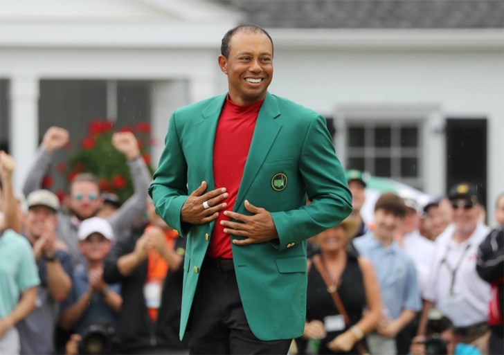 Een van de strafste comebacks ooit! Tiger Woods wint zijn vijfde Masters golf