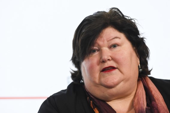 De Block blijft gekant tegen sigarettenverbod minderjarigen: ‘Maar moet democratie respecteren’