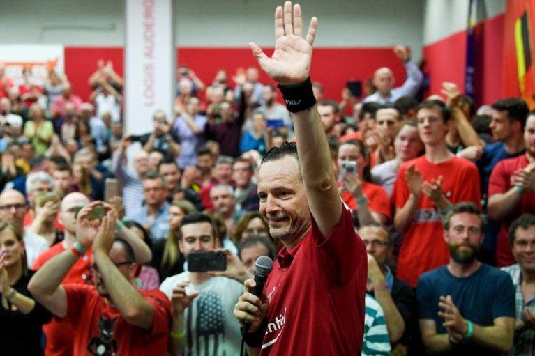 Tafeltennislegende Jean-Michel Saive sluit carrière af met fantastisch punt én tranen: “Nooit verwacht dat er zoveel volk zou zijn”
