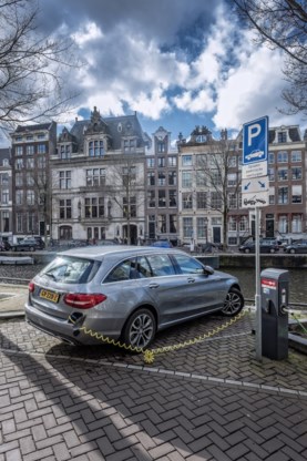 Waarom verkoopt de elektrische wagen zoveel beter in Nederland?