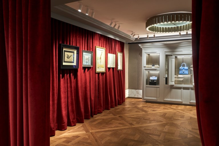 Delvaux pakt uit met minitentoonstelling Magritte