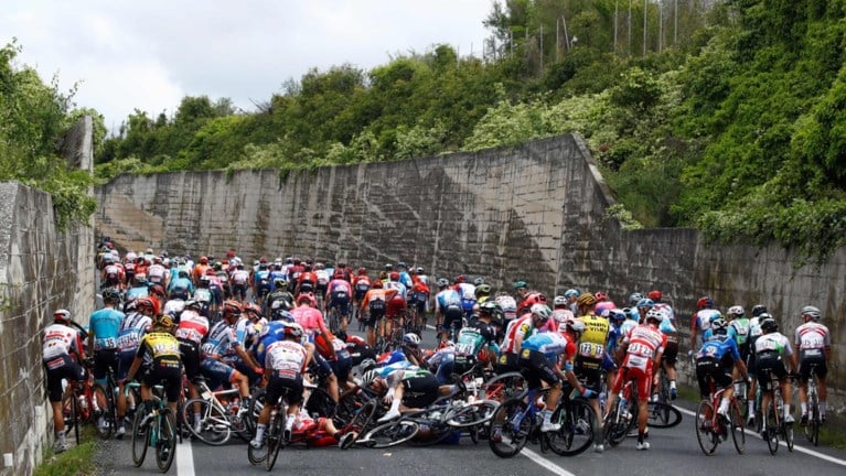 Italië boven in de Giro: Masnada de ritzege, Conti de roze trui