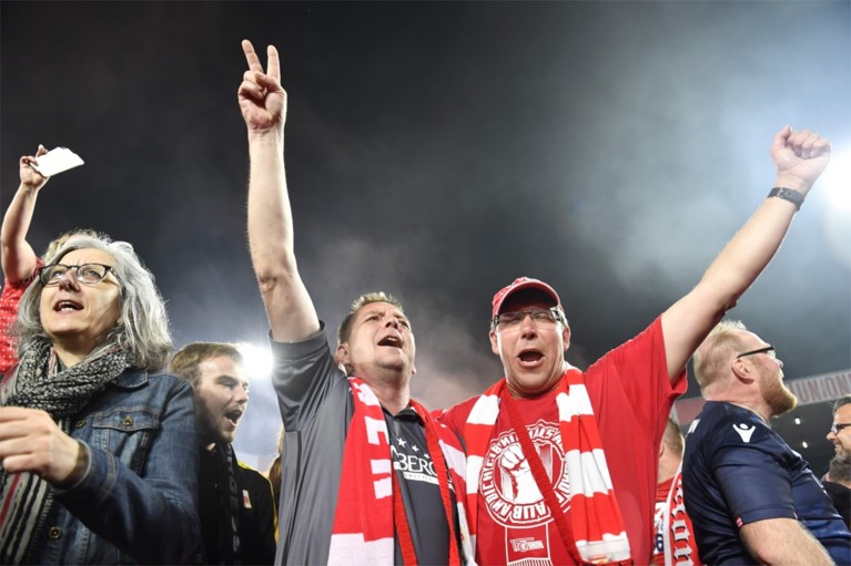 Union Berlin kegelt Stuttgart uit Bundesliga en viert eerste promotie als een titel