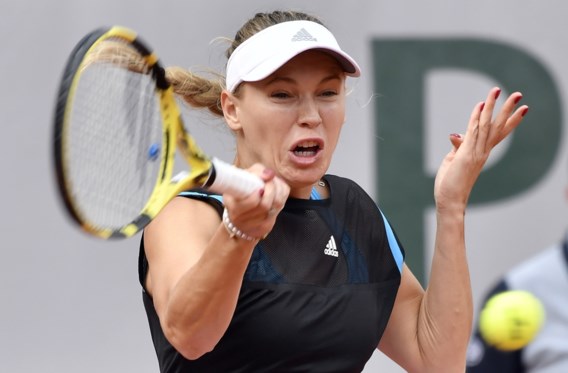 Wozniacki moet meteen inpakken op Roland Garros, Djokovic wint makkelijk