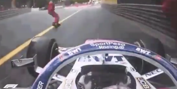 VIDEO: Marshalls F1-race Monaco ontsnappen aan de dood