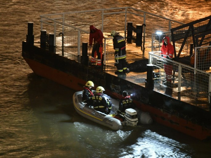 Zeker zeven doden nadat toeristenboot zinkt in Boedapest, weinig hoop op meer overlevenden