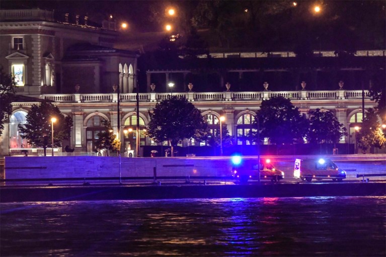 Zeker zeven doden nadat toeristenboot zinkt in Boedapest, weinig hoop op meer overlevenden