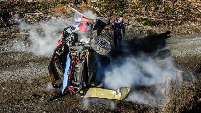 Neuville schudt crash van zich af met snelste chrono in rally van Portugal