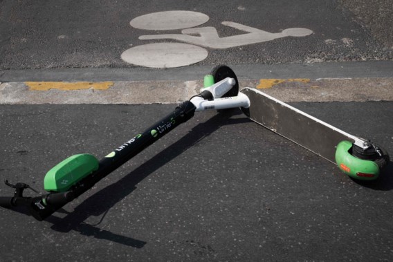 Parijs verbiedt parkeren van elektrische step op stoep