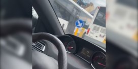 Chauffeur van De Lijn rijdt tegen rijrichting in om file te ontwijken