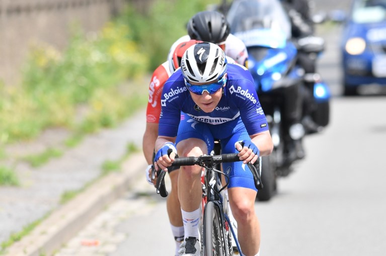 Indrukwekkende Remco Evenepoel stelt eindzege in Baloise Belgium Tour veilig, maar ritzege is voor Victor Campenaerts