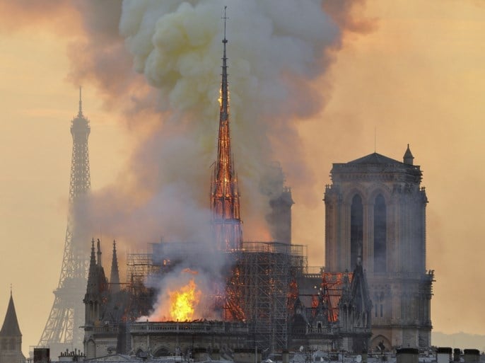 Eerste misviering na verwoestende brand in Parijse Notre-Dame
