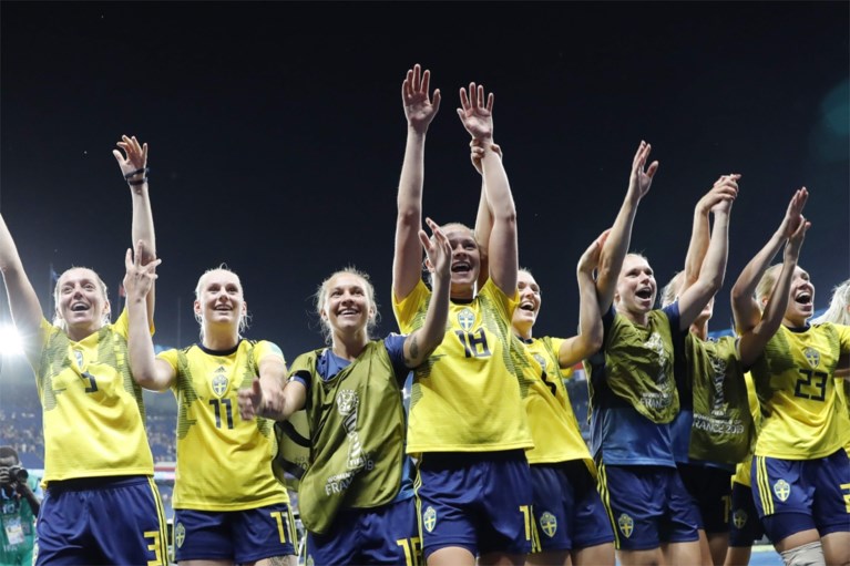 Amerikaanse topfavoriet op WK vrouwenvoetbal door dankzij twee strafschoppen, ook Zweden wint zuinig