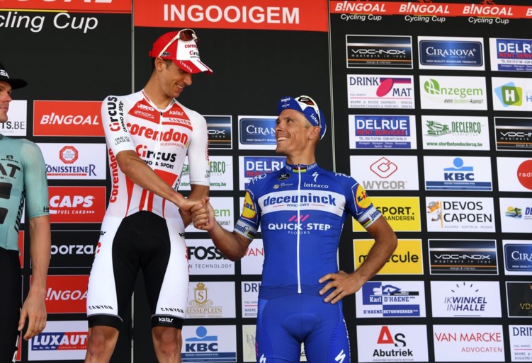 Dries De Bondt wint verrassend Halle-Ingooigem, massale val in laatste kilometer fataal voor favorieten