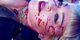 Madonna klaagt wapengeweld aan in harde videoclip: ‘Word wakker’