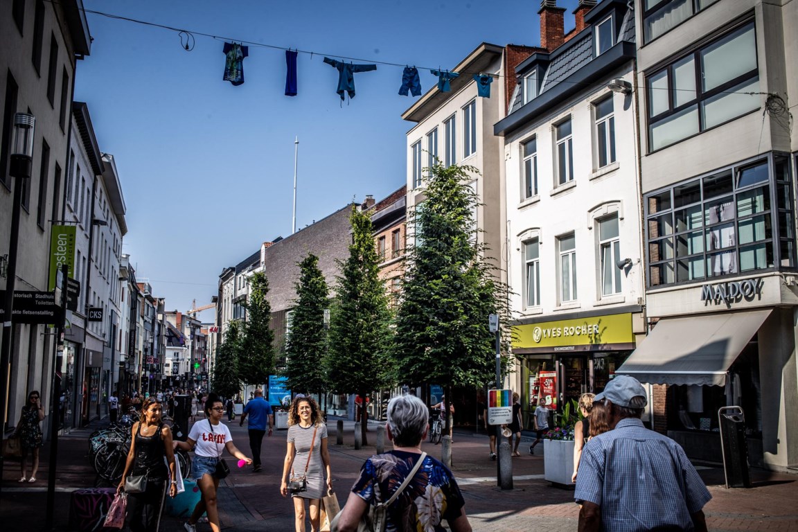 Elke eerste zondag van de maand shoppen in Hasselt | De Standaard