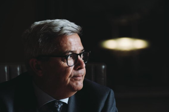 Van Dijck moest pas na 2,5 uur blazen