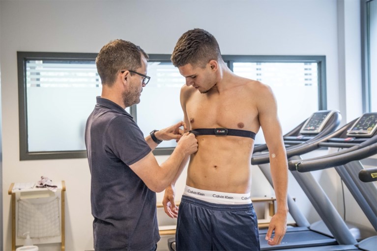 Gegeerde Ianis Hagi tekent contract tot 2024 bij KRC Genk