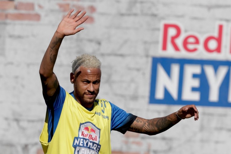 Neymar traint weer bij PSG, maar de heisa blijft: “Ik ben geen superheld, soms wil ik me ook wel eens verstoppen”