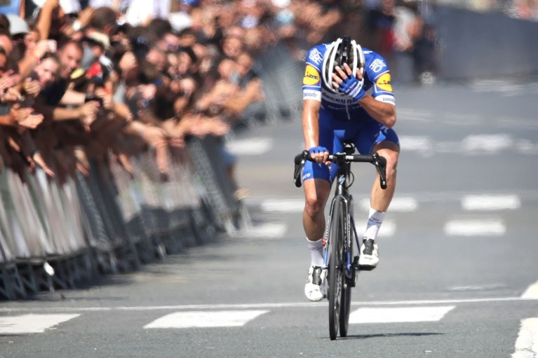 Oh oh Remco! Fenomenale Evenepoel (19) klopt wereldtop in topklassieker Clásica San Sebastian