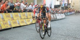 Tim Merlier sprint naar eerste zege als Belgisch kampioen: “Een droom om door deze ploeg omringd te worden”