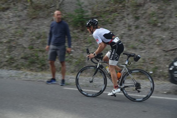 Tine Deckers tweede in loodzware triatlon in Franse Alpen, Timothy Van Houtem vierde bij de mannen