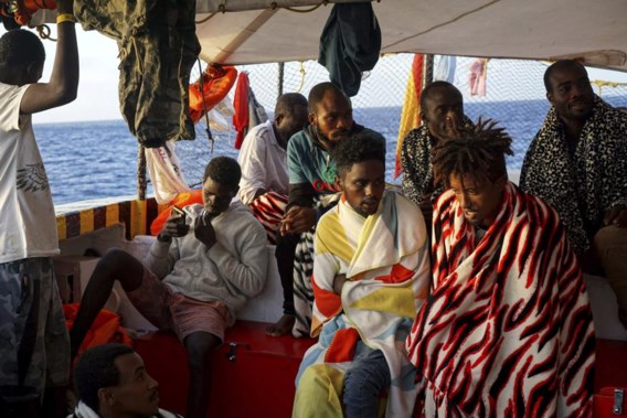 'Zes EU-landen willen migranten van reddingsschip voor Lampedusa opnemen'