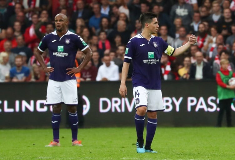 Anderlecht weer onderuit: uitblinkers Mboyo en Kage stuwen Kortrijk naar winst