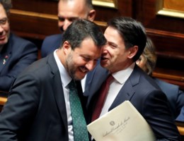 Italiaanse premier haalt in parlement uit naar Salvini