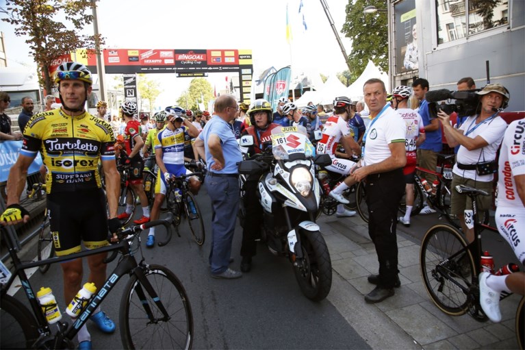Renners in Schaal Sels leggen wedstrijd stil omdat ze het parcours ‘te gevaarlijk’ vinden