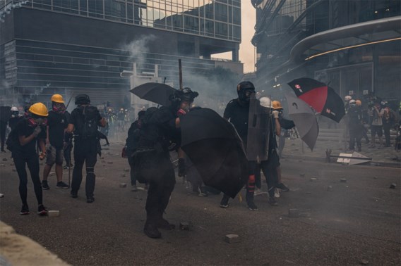Opnieuw tientallen betogers opgepakt in Hongkong