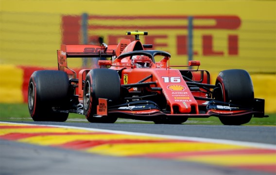 Charles Leclerc pakt allereerste Formule 1-zege in GP van België en draagt overwinning op aan overleden Anthoine Hubert