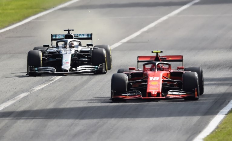 Charles Leclerc bezorgt Ferrari-fans een delirium met zege in zinderende Grote Prijs van Italië