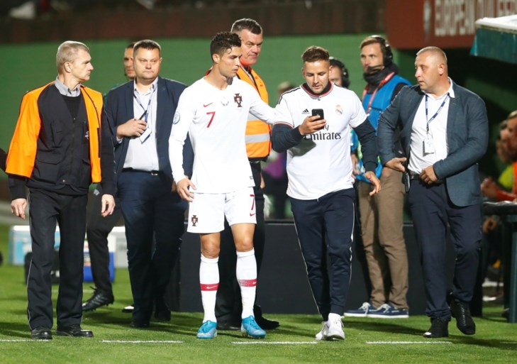 EK KWALIFICATIES. Ronaldo scoort vier keer voor Portugal, Engeland zet vroege blunder recht in spektakelmatch