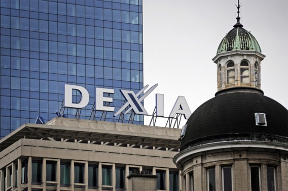 Dexia versnelt uitverkoop en wil van de beurs