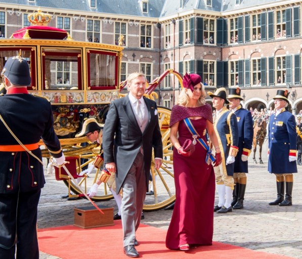 Hoe de baard van Willem-Alexander met alle aandacht ging lopen
