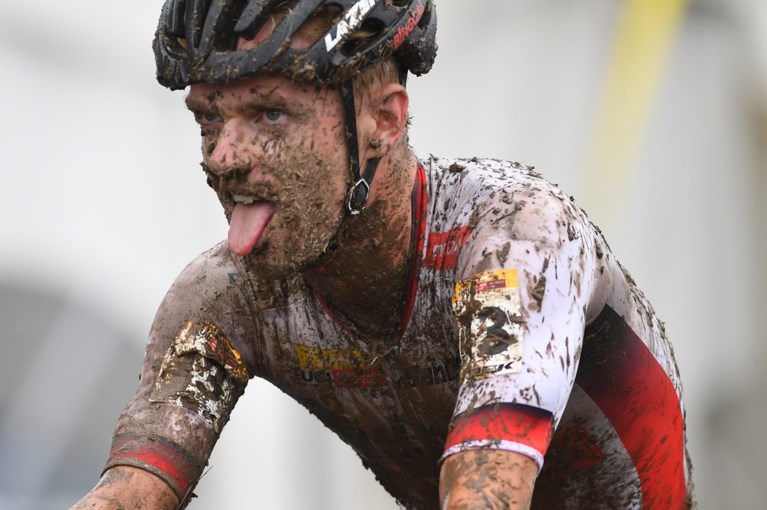 IJzersterke Eli Iserbyt wint ook loodzware én spectaculaire Wereldbekercross in Waterloo