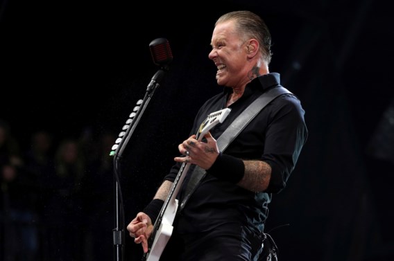 Metallica moet tournee uitstellen door verslaving frontman