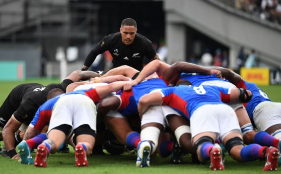 Nieuw-Zeeland overklast Namibië op WK rugby, Frankrijk naar kwartfinales