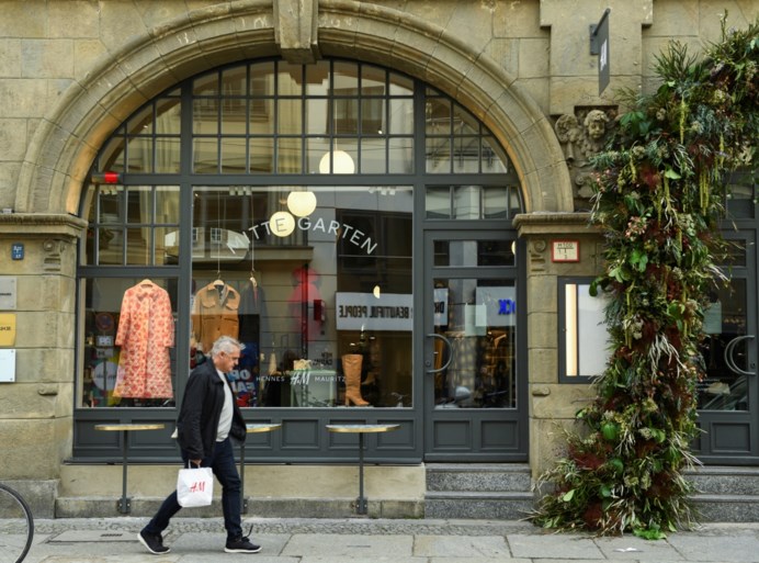 H&M wil klanten lokken met yogalessen