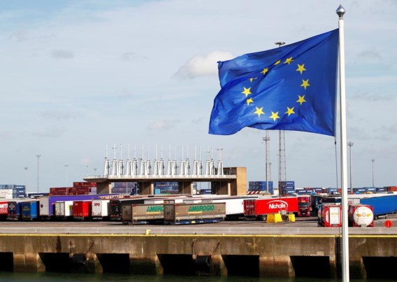 Britten sturen meer controleurs naar Zeebrugge om mensensmokkel aan te pakken