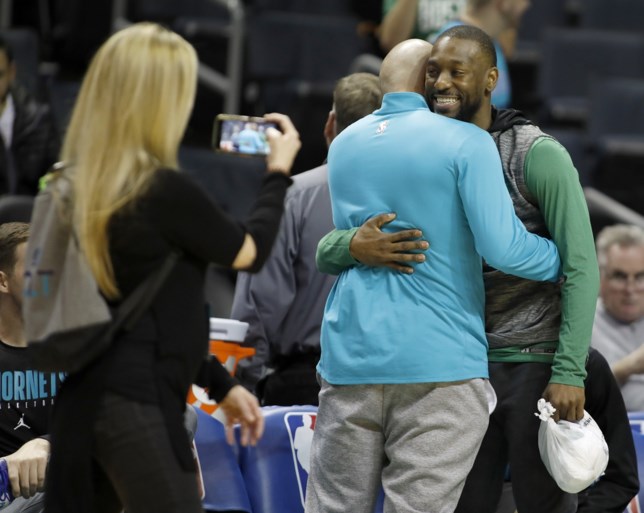 Kemba Walker wint met Boston bij terugkeer naar Charlotte maar kan tranen niet bedwingen