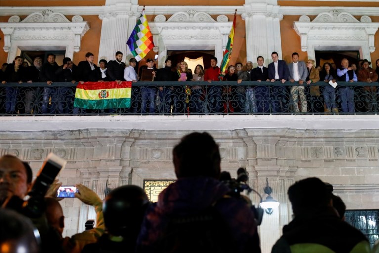 Boliviaanse senatrice Jeanine Añez roept zichzelf uit tot interim-president, ondanks boycot
