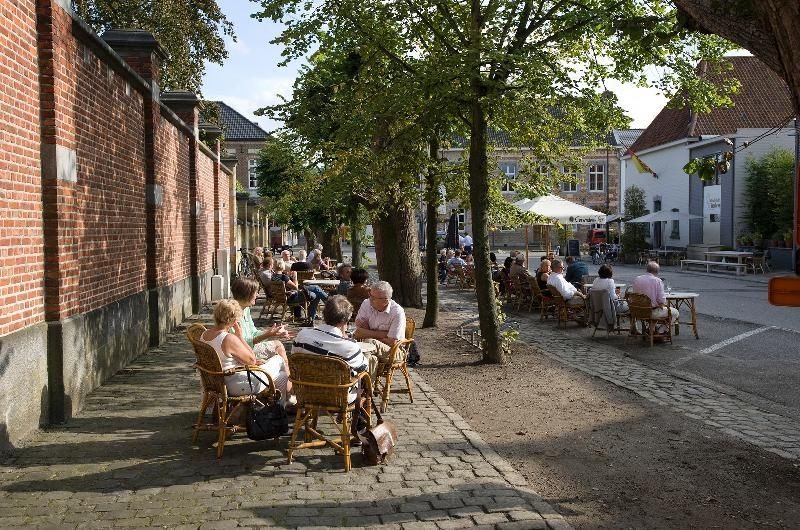 Mysterieus laag zoemgeluid maakt Lanaken hoorndol - De Standaard